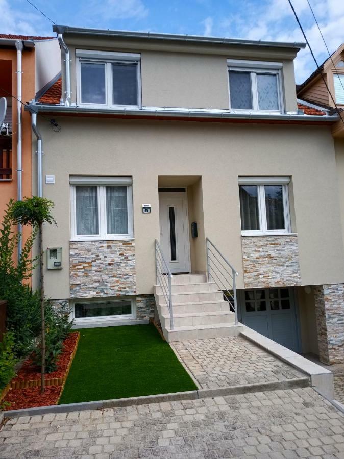 شقة إغير  في Valentina Apartman المظهر الخارجي الصورة